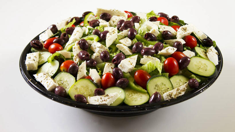 奶酪,无人,横图,俯视,室内,特写,白天,白色背景,餐桌,桌子,黄瓜,蔬菜,西红柿,小番茄,一堆,许多,阴影,堆叠,堆积,新鲜,反射,木制,影子,生食,蔬菜沙拉,干酪,起司,沙拉,食品,芝士,营养,色拉,沙律,食物,一个,红色,木制品,容器,碗,乳酪,摄影,有机食品,绿色食品,影棚,单个,餐台,色拉酱,储藏,堆,乳制品,储存,千岛酱,发酵,希腊沙拉,小西红柿,樱桃小番茄,珍珠小番茄,樱桃番茄,圣女果,青瓜,胡瓜,番茄,彩图,高角度拍摄,影棚拍摄,拍摄,贮存