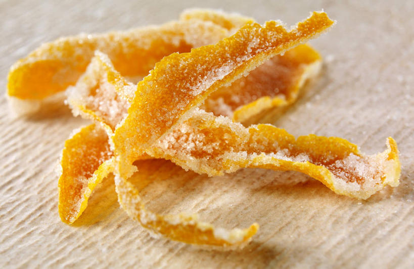 无人,横图,俯视,室内,特写,白天,桌面,桌子,一堆,许多,阴影,堆叠,堆积,反射,木制,影子,调料,食品,糖,果皮,调味品,调味料,食物,腌制,木制品,甜食,蜜饯,堆,桔子皮,橘子皮,果脯,彩图,高角度拍摄