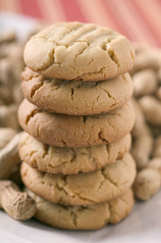 点心,无人,竖图,俯视,室内,特写,白天,餐桌,桌子,一排,阴影,朦胧,模糊,整齐,反射,影子,调料,酱料,酱汁,佐料,食品,调味品,曲奇,调味料,酱,食物,排列,饼干,零食,花生酱,餐台,堆,队列,曲奇饼,曲奇饼干,彩图,高角度拍摄