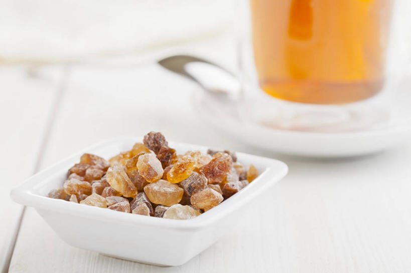 无人,横图,俯视,室内,特写,白天,幸福,餐桌,茶,桌子,杯子,餐具,一堆,阴影,堆叠,堆积,朦胧,模糊,反射,碟子,盘,影子,陶瓷,红茶,茶叶,食品,糖,糖果,甜点,甜品,陶瓷制品,一杯,娱乐,玻璃制品,食物,三个,盘子,容器,水杯,碟,碗,甜食,享受,休闲,温馨,放松,乐趣,餐台,储藏,堆,提神,舒适,储存,醒脑,水晶糖,玻璃杯,彩图,高角度拍摄,贮存