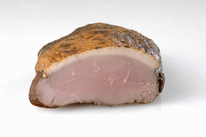 无人,横图,俯视,室内,特写,白天,白色背景,餐桌,桌子,一块,切开,阴影,反射,影子,肉,鸭肉,肉类,切,摄影,影棚,餐台,剖面,肉食,切面,彩图,高角度拍摄,影棚拍摄,拍摄