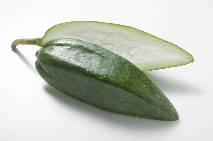 无人,横图,俯视,室内,特写,白天,白色背景,餐桌,桌子,木瓜,水果,阴影,新鲜,反射,影子,生食,食品,果实,食物,两个,摄影,有机食品,绿色食品,影棚,餐台,横截面,剖面,奶匏,蓬生果,乳瓜,石瓜,万寿匏,截面,截面图形,万寿果,番木瓜,彩图,高角度拍摄,影棚拍摄,拍摄