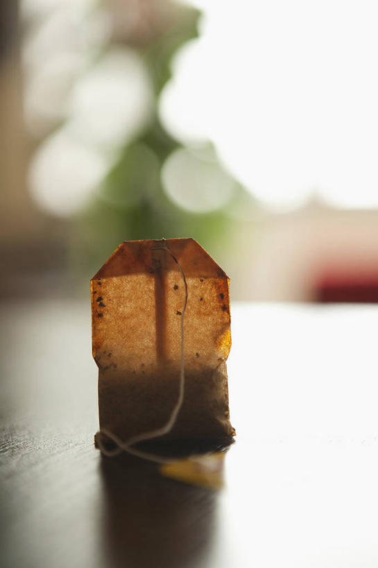 无人,竖图,俯视,室内,特写,白天,幸福,茶,桌面,桌子,阴影,朦胧,模糊,反射,木制,影子,茶叶,娱乐,茶包,一个,木制品,享受,休闲,温馨,放松,乐趣,单个,提神,舒适,袋泡茶,醒脑,彩图,高角度拍摄