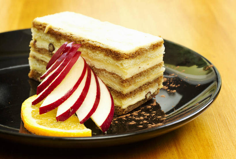 点心,无人,横图,俯视,室内,特写,白天,下午茶,餐桌,桌子,苹果,餐具,水果,一块,一排,切开,阴影,新鲜,整齐,反射,碟子,盘,影子,生食,食品,果实,提拉米苏,食物,糕点,排列,一个,盘子,碟,切,有机食品,绿色食品,单个,餐台,甜橙,队列,剖面,切面,意大利蛋糕,橙子,橙,彩图,高角度拍摄,鹄壳,黄橙,黄果,金橙,金环,金球,糖橙,蛋糕