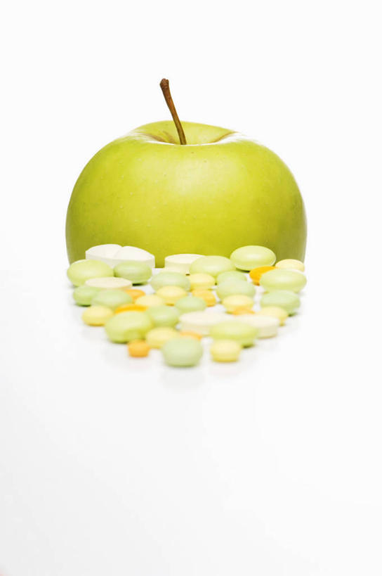 无人,竖图,室内,特写,白天,白色背景,正面,安全,数码,科技,苹果,水果,阴影,新鲜,网络,药剂,生食,食品,果实,防护,高光,几何,计算机图形,合成,胶囊,食物,一个,绿色,药品,治疗,有机食品,绿色食品,单个,保护,药物,电脑合成图,数码合成图,医疗,合成图,保险,预防,写实,具体,具象,黄香蕉,黄元帅,金冠苹果,金帅,平安,彩图