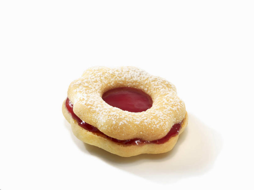 点心,无人,横图,俯视,室内,特写,白天,白色背景,餐桌,桌子,一块,阴影,反射,影子,食品,曲奇,食物,饼干,果酱,零食,摄影,影棚,餐台,曲奇饼,曲奇饼干,果子酱,彩图,高角度拍摄,影棚拍摄,拍摄,果酱曲奇