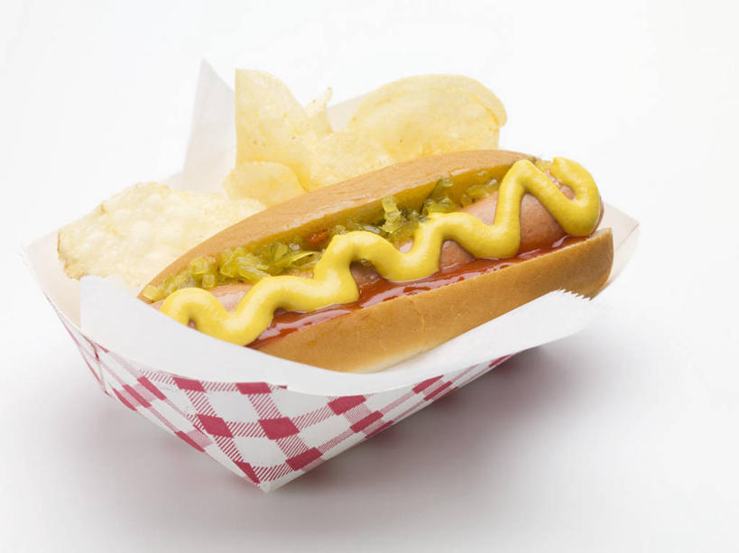 点心,面包,芥末,无人,横图,俯视,室内,特写,白天,白色背景,烹饪,西餐,餐桌,桌子,阴影,反射,影子,纸盒,调料,酱料,酱汁,香肠,佐料,料理,食品,面点,腊肠,热狗,调味品,调味料,薯片,酱,菜肴,美食,盒子,食物,糕点,一个,包装盒,容器,快餐,西式,摄影,佳肴,影棚,单个,餐台,储藏,储存,西式快餐,垃圾食品,芥末酱,彩图,高角度拍摄,影棚拍摄,拍摄,法式芥末,法式芥末酱,芥辣,芥辣酱,贮存