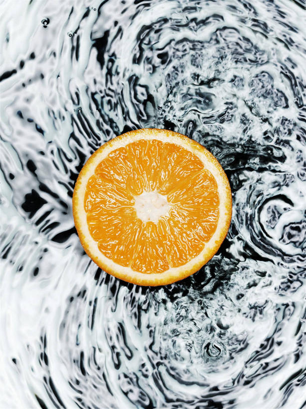 无人,竖图,室内,特写,白天,白色背景,正面,水,柑橘,水果,阴影,飞溅,新鲜,溅,反射,液体,影子,水滴,生食,食品,果实,水珠,食物,一个,摄影,有机食品,绿色食品,影棚,单个,喷洒,横截面,剖面,柑桔,截面,截面图形,橘子,桔子,彩图,影棚拍摄,拍摄,大红蜜橘,大红袍,红橘,黄橘,宽皮橘