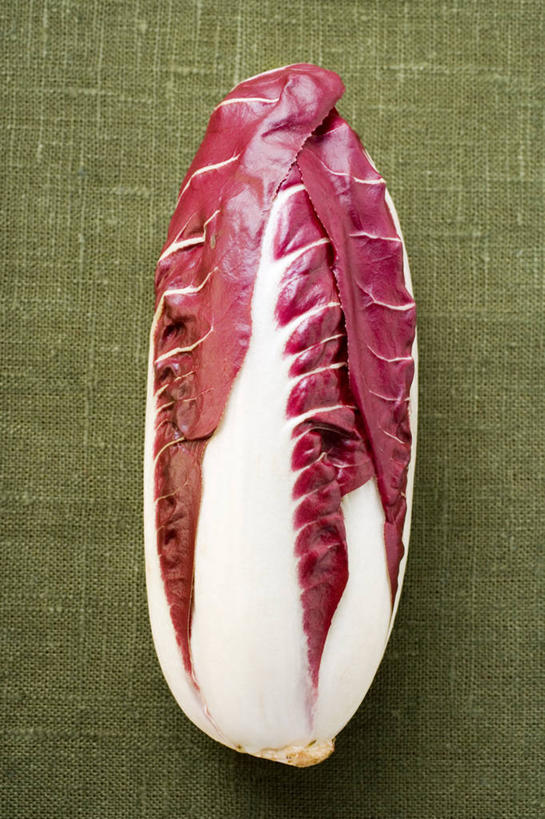 无人,竖图,俯视,室内,特写,白天,餐桌,桌子,蔬菜,阴影,新鲜,反射,影子,菊苣,食品,药草,食物,一个,紫色,有机食品,绿色食品,单个,餐台,药材,彩图,高角度拍摄