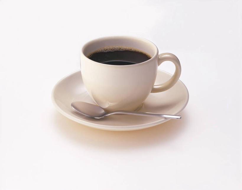 咖啡,无人,横图,俯视,室内,特写,白天,白色背景,幸福,餐桌,桌子,杯子,餐具,阴影,反射,瓷器,碟子,盘,影子,勺子,咖啡杯,陶瓷制品,一杯,娱乐,饮料,盘子,调羹,碟,汤匙,享受,休闲,温馨,放松,乐趣,摄影,影棚,餐台,提神,舒适,瓷杯,醒脑,软饮料,彩图,高角度拍摄,影棚拍摄,拍摄