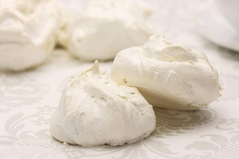 点心,无人,横图,俯视,室内,特写,白天,桌面,桌子,阴影,朦胧,模糊,反射,木制,影子,食品,甜点,甜品,食物,糕点,木制品,甜食,彩图,高角度拍摄