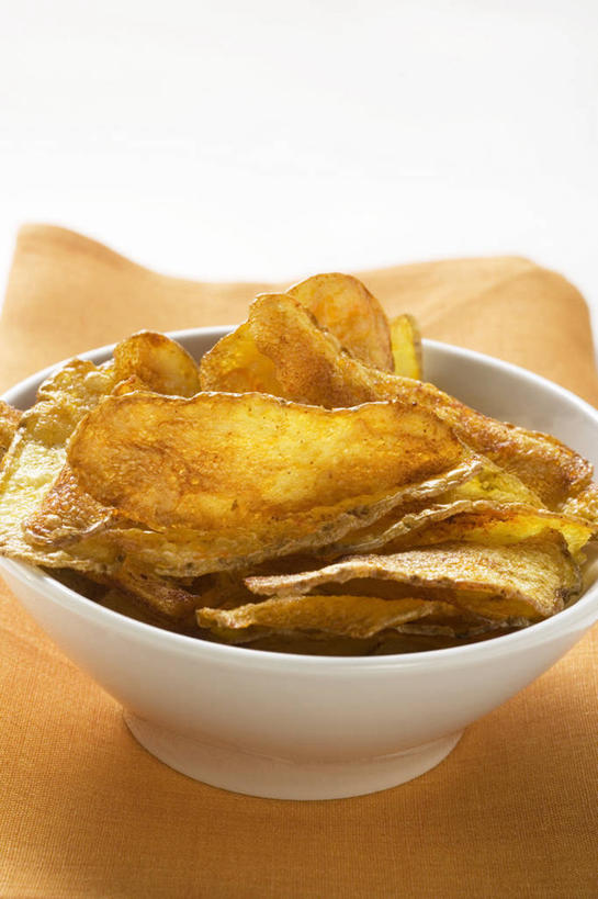 点心,无人,竖图,俯视,室内,特写,白天,白色背景,餐桌,桌子,阴影,朦胧,模糊,反射,影子,陶瓷,食品,陶瓷制品,薯片,食物,一个,餐巾,容器,碗,零食,摄影,影棚,单个,餐台,储藏,储存,垃圾食品,保洁方巾,口布,彩图,高角度拍摄,影棚拍摄,拍摄,贮存