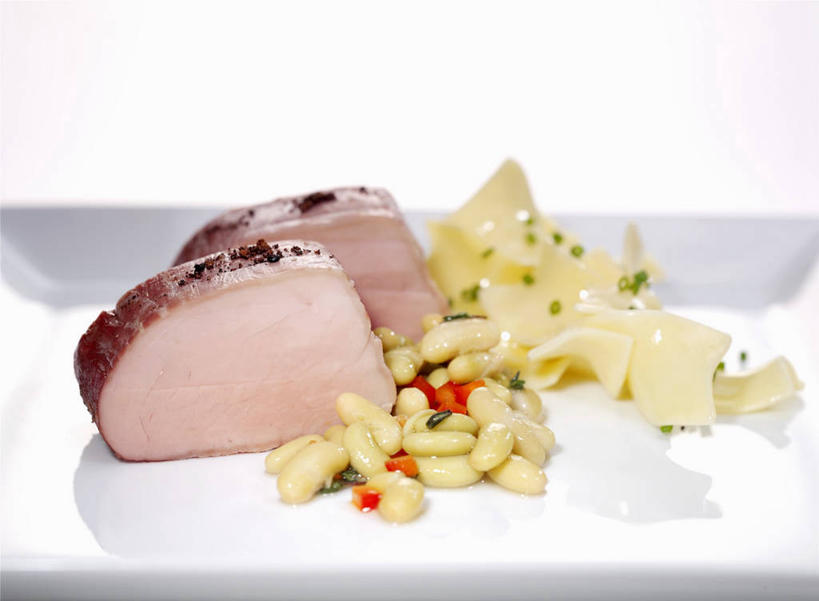 面食,面条,意大利面,无人,横图,俯视,室内,特写,白天,白色背景,西餐,植物,餐桌,桌子,豆,大豆,蔬菜,餐具,阴影,新鲜,反射,碟子,盘,影子,豆类,豆子,毛豆,面,肉,料理,食品,猪肉,肉类,食物,盘子,碟,西式,摄影,有机食品,绿色食品,影棚,餐台,肉食,豆科,豚肉,枝豆,黄豆,彩图,高角度拍摄,影棚拍摄,拍摄