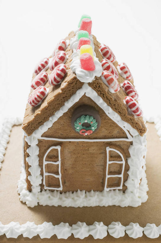 点心,无人,竖图,俯视,室内,特写,白天,白色背景,桌面,桌子,圣诞节,阴影,节日,庆祝,反射,木制,影子,食品,甜点,文化,食物,糕点,一个,木制品,饼干,甜食,零食,庆典,摄影,影棚,单个,纪念,姜饼,姜饼屋,德式姜饼,彩图,高角度拍摄,影棚拍摄,拍摄,圣诞姜饼屋