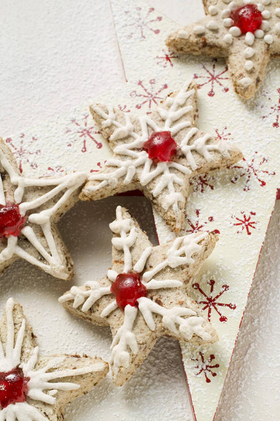 点心,无人,竖图,俯视,室内,特写,白天,白色背景,桌面,桌子,樱桃,水果,圣诞节,阴影,节日,庆祝,新鲜,反射,木制,影子,星星,生食,食品,果实,曲奇,文化,食物,木制品,饼干,零食,庆典,星形,摄影,有机食品,绿色食品,影棚,纪念,五角形,曲奇饼,曲奇饼干,樱珠,莺桃,英桃,楔桃,牛桃,荆桃,五角星,彩图,高角度拍摄,影棚拍摄,拍摄