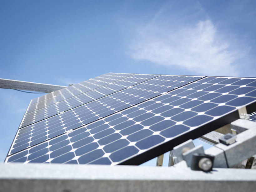 无人,横图,室外,白天,仰视,旅游,度假,太阳能,美景,西班牙,欧洲,阴影,环保,光线,影子,景观,云,云朵,云彩,娱乐,安达卢西亚,蓝色,白云,蓝天,天空,阳光,自然,天,享受,休闲,景色,放松,能源,晴朗,存储,回收,资源,储存,南欧,自然风光,安达鲁西亚,利用,低碳,循环,西班牙王国,安达卢西亚自治区,持续,韦尔瓦省,太阳能电池板,晴空,彩图,低角度拍摄