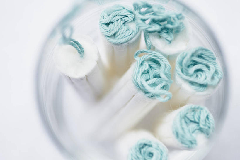 无人,横图,俯视,室内,特写,白天,白色背景,静物,许多,阴影,朦胧,模糊,反射,影子,塑料,生活,盒子,一个,蓝色,白色,容器,塑料制品,日用品,保健,摄影,影棚,单个,储藏,卫生巾,卫生棉,储存,棉条,女性用品,卫生棉条,卫生栓,卫生用品,彩图,高角度拍摄,影棚拍摄,拍摄,贮存