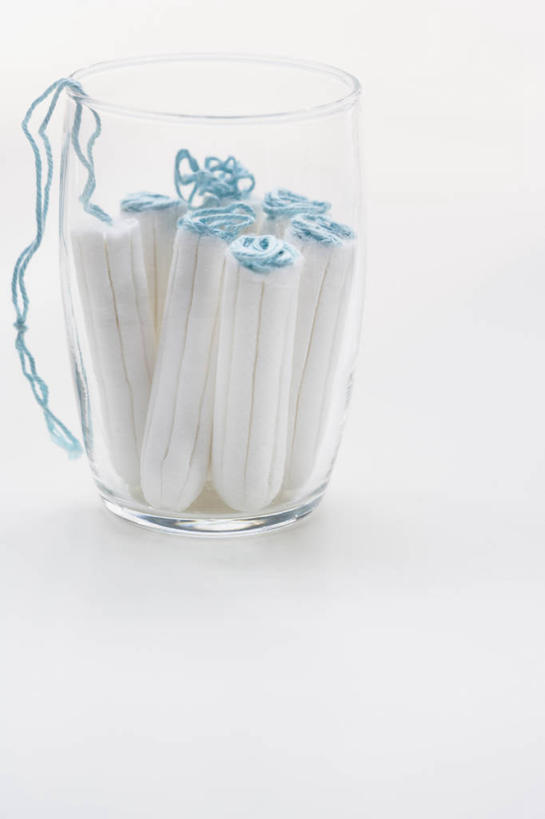 无人,竖图,俯视,室内,特写,白天,白色背景,静物,许多,阴影,朦胧,模糊,反射,影子,塑料,生活,盒子,一个,蓝色,白色,容器,塑料制品,日用品,保健,摄影,影棚,单个,储藏,卫生巾,卫生棉,储存,棉条,女性用品,卫生棉条,卫生栓,卫生用品,彩图,高角度拍摄,影棚拍摄,拍摄,贮存