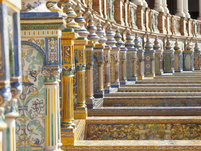 无人,横图,室外,白天,正面,度假,绘画,建材,美景,城市风光,城市,建筑,西班牙,欧洲,一排,许多,阴影,艺术,整齐,装饰,并列,并排,光线,材料,瓷砖,影子,柱子,墙,景观,文化,娱乐,安达卢西亚,塞维利亚,西班牙广场,墙砖,壁画,墙壁,墙面,排列,阳光,享受,休闲,景色,放松,建造,华丽,修饰,点缀,队列,南欧,安达鲁西亚,平行,首府,西班牙王国,衬托,美观,雅致,雅观,安达卢西亚自治区,画画,彩图,墙面砖