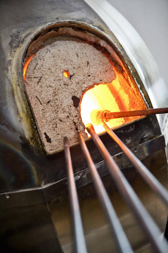 无人,工厂,竖图,室内,特写,白天,正面,热情,车间,静物,火,玻璃,融化,火焰,燃烧,玻璃制品,橙色,锅炉,熔化,溶化,熔解,消溶,汽锅,彩图,制造厂