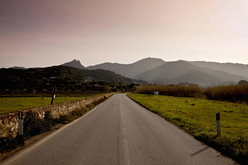 无人,横图,室外,白天,正面,旅游,度假,草地,草坪,美景,日落,山,山脉,树林,植物,道路,路,意大利,欧洲,曲折,弯曲,景观,山峰,晚霞,霞光,落日,小路,交通,山峦,娱乐,草,树,树木,绿色,天空,自然,黄昏,群山,天,享受,休闲,景色,彩霞,放松,蜿蜒,生长,成长,托斯卡纳,南欧,自然风光,意大利共和国,厄尔巴岛,托斯卡纳大区,夕照,薄暮,夕阳,彩图,傍晚,斜阳
