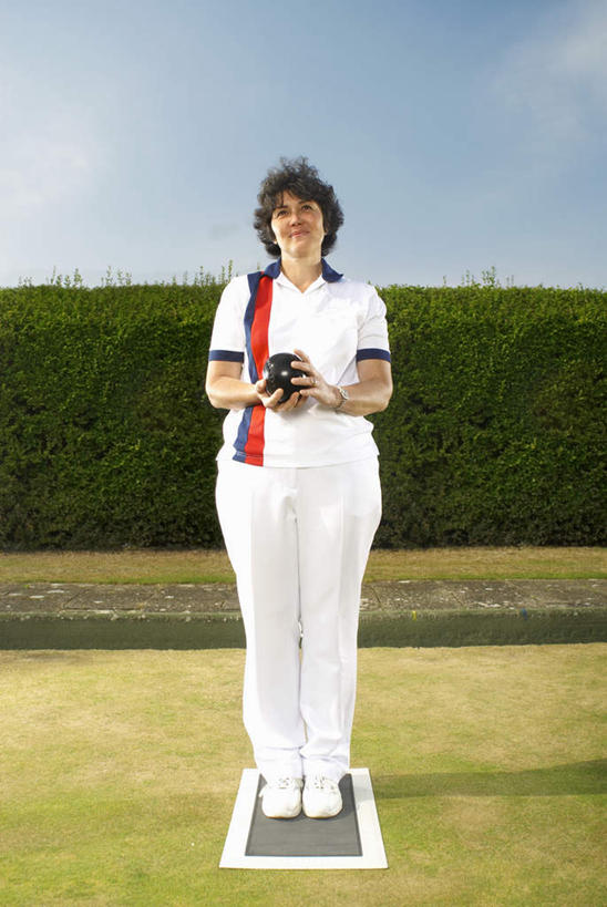 西方人,一个人,站,竖图,室外,白天,正面,运动服,锻炼,旅游,度假,运动,保龄球,植物,欧洲,欧洲人,仅一个女性,仅一个人,握,服装,环保,云,云朵,防护,速度,拿,云彩,拿着,注视,娱乐,运动器械,球,树,树木,衣服,蓝色,绿色,白云,蓝天,天空,自然,天,观察,看,站着,享受,休闲,健身器械,放松,力量,平衡,握着,服饰,仅一个老年女性,生长,晴朗,成长,观看,技巧,协调,察看,衣着,穿着,关注,美好,美妙,室外运动,间隔,健身器材,户外运动,灵敏,柔韧,趣味,美观,雅观,耐力,抗争,指孔,衣饰,绿篱,生篱,树篱,植篱,体育,地滚球,老年女性,女人,女性,白种人,晴空,站立,彩图,全身,健身,运动器材,运动装