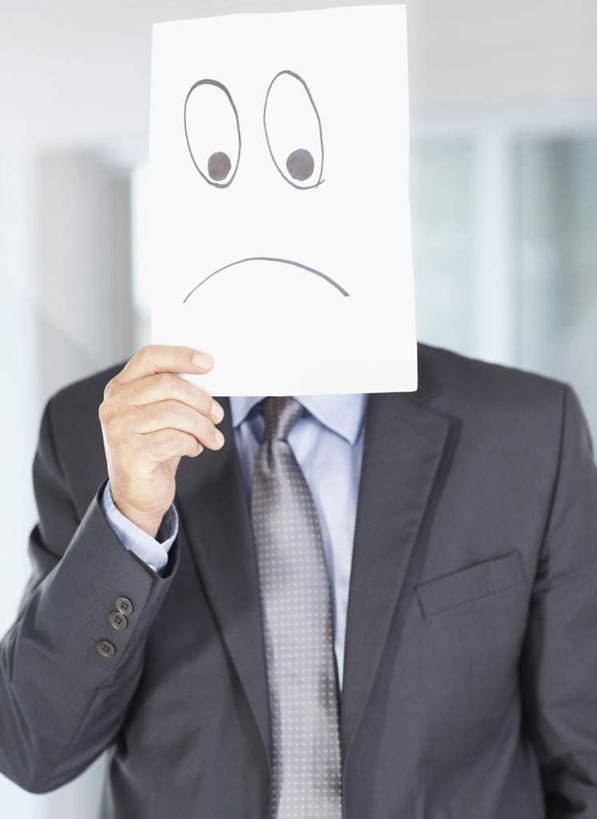 西方人,一个人,商务人士,商务男性,竖图,室内,白天,正面,衬衫,窗户,落地窗,欧洲,欧洲人,仅一个男性,仅一个人,仅一个中年男性,一张,握,套装,朦胧,模糊,纸,拿,拿着,玻璃窗,白色,握着,遮,遮掩,掩盖,遮挡,商务装,工薪阶层,遮盖,掩饰,男人,男性,中年男性,白种人,白领,上班族,半身,彩图,衬衣