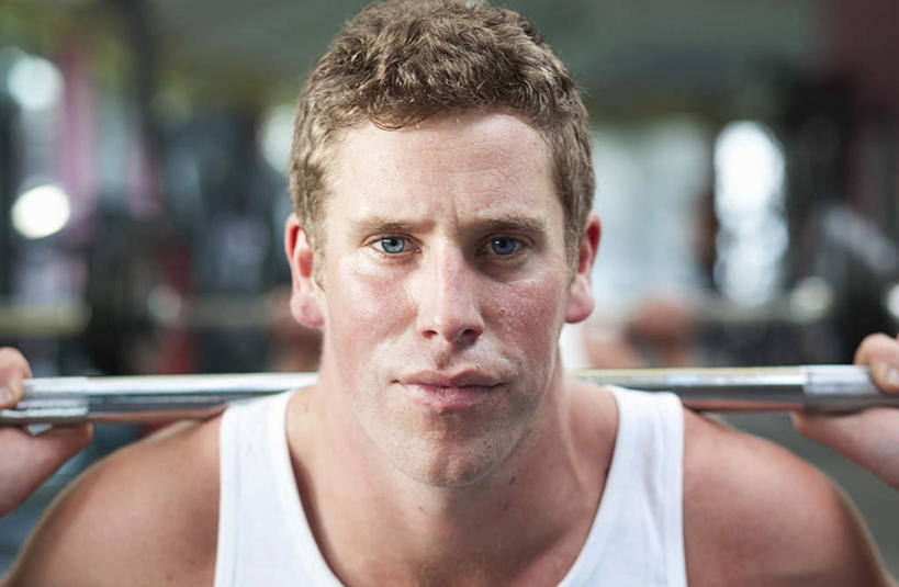 西方人,脸,头,脸颊,头发,一个人,健身房,横图,室内,特写,白天,正面,运动服,锻炼,运动,举重,杠铃,镜子,欧洲,欧洲人,仅一个男性,仅一个人,阴影,服装,朦胧,模糊,反射,影子,注视,娱乐,运动器械,肩膀,仅一个年轻男性,衣服,白色,观察,看,享受,休闲,金色,健身器械,放松,服饰,观看,镜像,察看,健美,衣着,镜面,穿着,关注,瘦身,健身器材,塑形,室内运动,杠铃操,衣饰,体育,杠铃运动,男人,男性,年轻男性,白种人,头部,卷发,脸部,脸蛋,面部,半身,彩图,健身,健身馆,运动器材,短发,运动装,举重运动