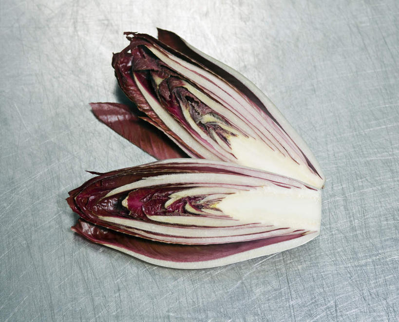 无人,横图,俯视,室内,特写,白天,桌面,桌子,蔬菜,椰菜,卷心菜,切开,新鲜,木制,紫甘蓝,食品,紫包菜,食物,木制品,切,赤甘蓝,甘蓝,摄影,有机食品,绿色食品,影棚,剖面,紫椰菜,切面,紫圆白菜,结球甘蓝,红甘蓝,甘兰,包心菜,彩图,高角度拍摄,影棚拍摄,拍摄