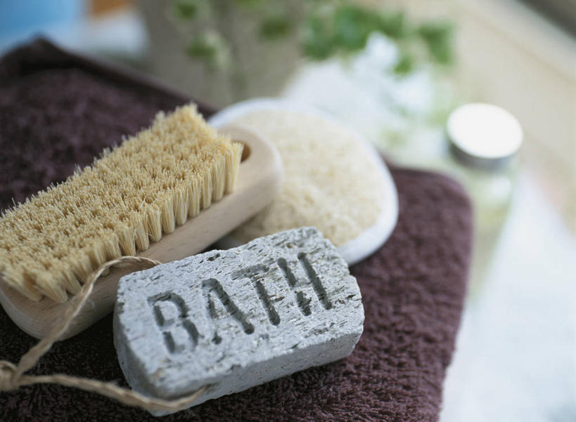 无人,横图,俯视,室内,特写,白天,植物,桌子,阴影,朦胧,模糊,反射,英文,标志,海绵,盆栽,文字,影子,字符,字母,盆景,干净,标识,书桌,绿色,自然,课桌,刷子,清洁,享受,健康,放松,生长,成长,英文字母,卫生,沐浴刷,浮石,清洁用具,磨脚石,洗浴用具,搓脚石,彩图,高角度拍摄,浴用海绵