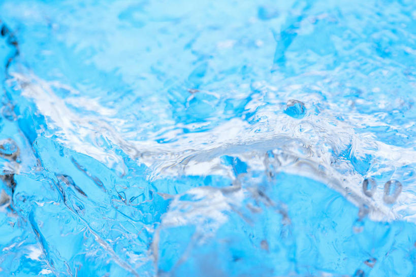 无人,横图,室内,特写,白天,正面,阴影,蓝色背景,透明,反射,纹路,纹理,影子,冰,蓝色,浮冰,寒冷,摄影,影棚,冰冷,肌理,严寒,理智,冰凉,沉静,酷寒,凛冽,凛凛,极冷,流冰,浮冰块,冷色,高深,冷淡,彩图,影棚拍摄,拍摄