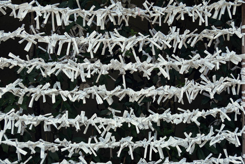 无人,横图,室外,特写,白天,正面,静物,一排,捆扎,节日,整齐,并列,并排,文化,排列,绳子,祈祷,健康,许愿,宗教,信仰,纪念,祈求,队列,平行,平安,彩图