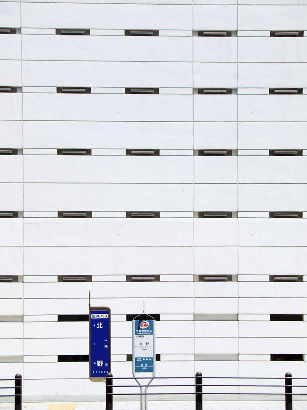 无人,竖图,室外,白天,正面,度假,美景,城市风光,城市,车站,日本,亚洲,景观,站台,娱乐,月台,享受,休闲,景色,放松,东亚,日本国,彩图,公共汽车站,汽车车站,汽车站