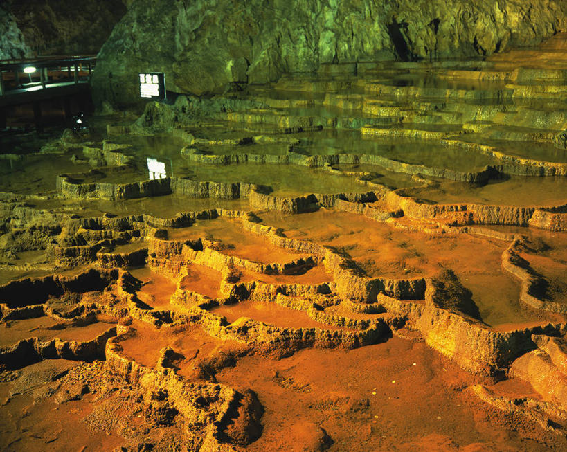 无人,横图,室外,白天,正面,石头,美景,水,日本,亚洲,阴影,光线,液体,影子,洞,景观,水滴,灯光,倒影,自然,景色,洞穴,倒映,自然风光,东亚,钟乳石,本州,穴,石钟乳,本州岛,日本国,中国地方,山口,山口县,反照,石块,岩石,彩图,美祢,美祢市,国定公园,秋芳洞,秋吉台国定公园