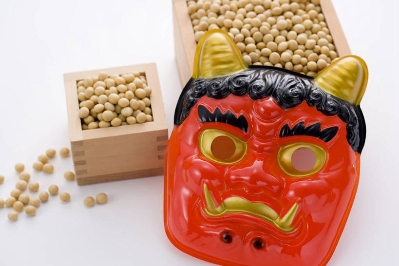 无人,横图,俯视,室内,特写,白天,白色背景,植物,豆,大豆,蔬菜,一堆,许多,阴影,堆叠,堆积,新鲜,装饰,反射,木制,假面具,面具,木盒,影子,豆类,豆子,毛豆,食品,很多,食物,两个,红色,木制品,容器,摄影,有机食品,绿色食品,影棚,储藏,堆,华丽,修饰,点缀,储存,豆科,衬托,美观,雅致,雅观,枝豆,黄豆,彩图,高角度拍摄,影棚拍摄,拍摄,鬼面,鬼形脸谱,贮存