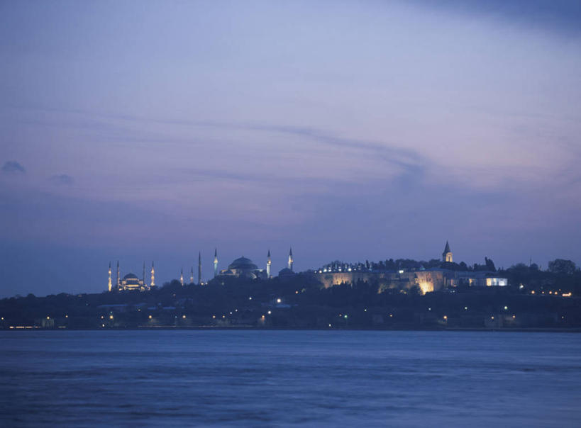 无人,横图,室外,白天,正面,旅游,度假,海浪,海洋,名胜古迹,日落,标志建筑,地标,建筑,土耳其,亚洲,阴影,节日,遗迹,光线,影子,浪花,晚霞,霞光,落日,灯光,首都,古迹,文化,文物,娱乐,建设,古建筑,海水,黄昏,祈祷,享受,休闲,健康,旅游胜地,彩霞,放松,许愿,宗教,信仰,纪念,祈求,伊斯兰教,清真寺,西亚,海景,古文明,伊斯坦布尔,苏莱曼清真寺,夕照,薄暮,苏莱曼尼耶清真寺,平安,大海,风浪,海,海水的波动,近岸浪,涌浪,夕阳,彩图,傍晚,土耳其共和国,斜阳