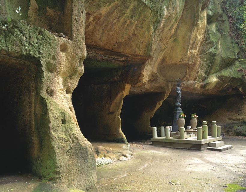 无人,寺庙,横图,室外,白天,正面,旅游,度假,石头,名胜古迹,标志建筑,地标,建筑,雕塑,仙台,日本,亚洲,节日,遗迹,艺术,装饰,雕刻,雕像,石子,洞,古迹,文化,文物,娱乐,建设,古建筑,石雕,工艺品,庙宇,祈祷,享受,休闲,健康,旅游胜地,放松,许愿,宗教,洞穴,佛教,信仰,纪念,祈求,美术,主题,陈列,古文明,东亚,本州,穴,本州岛,日本国,宫城,仙台市,宫城县,东北地方,功能,美学,县厅,释教,松岛,平安,石块,岩石,彩图,庙,寺