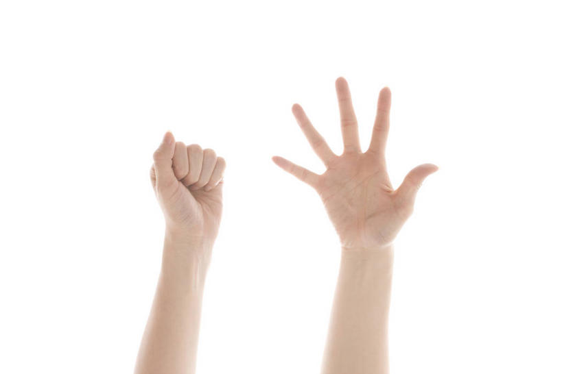 东方人,手,一个人,横图,室内,特写,白天,白色背景,正面,游戏,亚洲,仅一个年轻女性,仅一个女性,仅一个人,握,玩,黄种人,娱乐,握拳,休闲,手部,握着,摄影,影棚,活动,猜拳,张开五指,发泄,消遣,智力,宣泄,年轻女性,女人,女性,亚洲人,玩耍,嬉戏,半身,彩图,影棚拍摄,拍摄,石头剪刀布,石头剪子布,五指张开