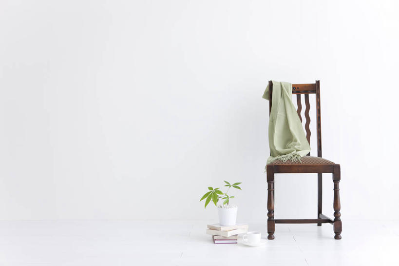 无人,横图,室内,白天,白色背景,正面,植物,书籍,椅子,一把,阴影,反射,盆栽,影子,木椅,盆景,绿色,自然,披肩,书本,摄影,影棚,生长,成长,书,图书,彩图,影棚拍摄,拍摄,云肩