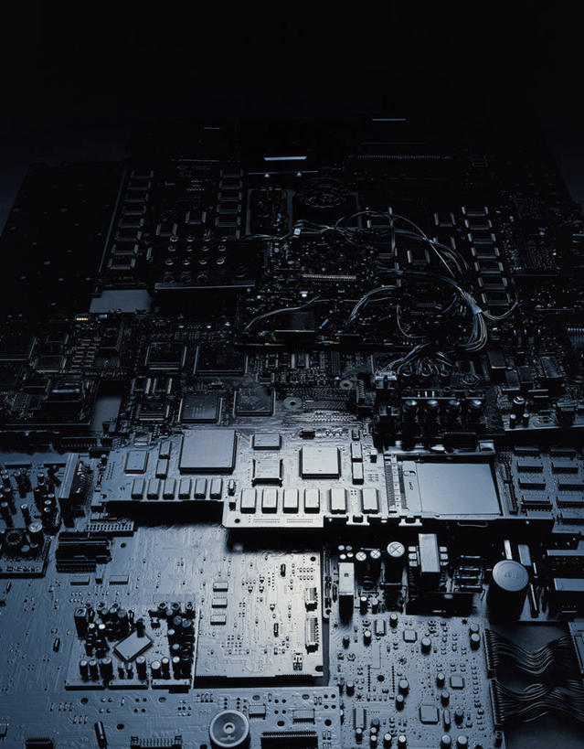 无人,竖图,俯视,室内,特写,白天,机器,静物,金属制品,阴影,反射,金属,影子,机械,庞大,精致,复杂,精密,精细,繁杂,彩图,高角度拍摄,严密,邃密,细密,周详