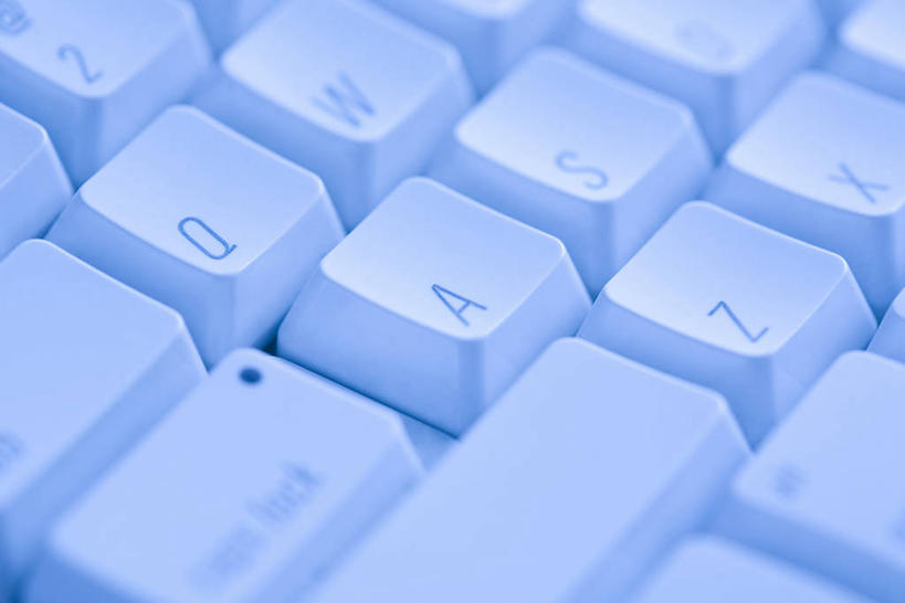 无人,横图,俯视,室内,特写,白天,键盘,静物,阴影,反射,英文,标志,文字,影子,字符,字母,输入设备,通讯设备,标识,英文字母,通信设备,电脑键盘,彩图,高角度拍摄