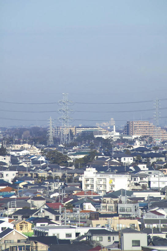 无人,家,竖图,室外,白天,正面,旅游,度假,美景,别墅,城市风光,标志建筑,城市,地标,建筑,日本,亚洲,阴影,电力,光线,电线,电线杆,线,影子,房屋,屋子,景观,公寓,建筑群,电能,千叶县,线路,娱乐,建设,洋房,楼房,住宅,蓝色,蓝天,天空,阳光,天,享受,休闲,景色,放松,晴朗,电,电源,能量,东亚,本州,万里无云,关东地方,本州岛,日本国,千叶,晴空,晴空万里,彩图,房子,船桥市