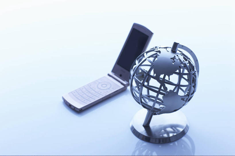 无人,打电话,横图,俯视,室内,特写,白天,白色背景,仪器,海洋,静物,地图,电话,手机,阴影,反射,网格,地球仪,线条,影子,世界地图,地球,陆地,全球,通讯设备,球,一个,经纬线,模型,球体,摄影,地理,国家,影棚,单个,大陆,世界,纬线,版图,经线,经纬仪,一部,地理学,交流,沟通,通话,彩图,高角度拍摄,影棚拍摄,拍摄,大洋,大洲