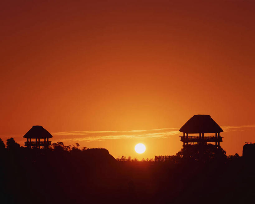 无人,横图,室外,白天,正面,旅游,度假,日出,名胜古迹,树林,太阳,植物,标志建筑,地标,建筑,日本,亚洲,遗迹,朝霞,晨曦,黎明,背光,古迹,文物,娱乐,建设,古建筑,废墟,树,树木,绿色,阳光,自然,享受,休闲,旅游胜地,放松,生长,成长,逆光,古文明,东亚,日本国,九州本岛,九州,九州岛,佐贺,佐贺县,九州地方,朝阳,彩图,卯时,破晓,日始