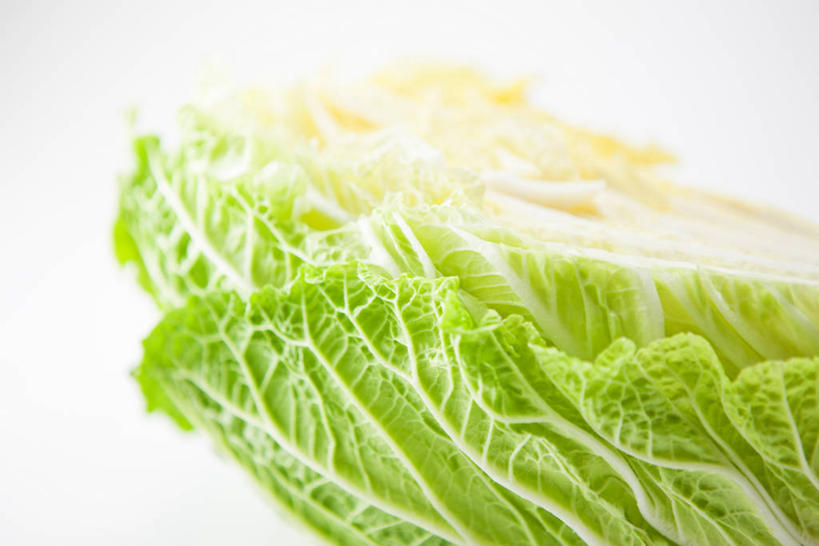 无人,横图,室内,特写,白天,白色背景,正面,蔬菜,新鲜,大白菜,食品,白菜,食物,一个,摄影,有机食品,绿色食品,影棚,单个,横截面,剖面,结球白菜,胶菜,截面,截面图形,彩图,影棚拍摄,拍摄,黄芽白
