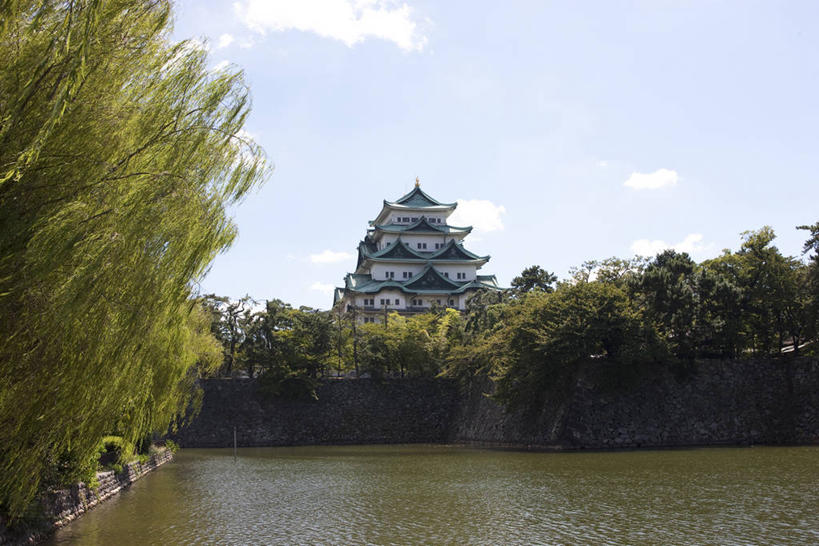 无人,横图,室外,白天,正面,旅游,度假,河流,名胜古迹,水,植物,标志建筑,地标,建筑,柳树,爱知县,名古屋,日本,亚洲,阴影,波纹,遗迹,光线,影子,堡垒,城堡,河水,水流,云,云朵,涟漪,云彩,古迹,文物,娱乐,建设,古建筑,垂柳,树,树木,蓝色,绿色,白云,倒影,蓝天,水纹,天空,阳光,自然,波浪,天,享受,休闲,旅游胜地,放松,生长,晴朗,成长,倒映,要塞,古文明,东亚,本州,本州岛,日本国,中部地方,水晕,爱知,县厅,名古屋市,倒挂柳,反照,设防,晴空,垂枝柳,彩图,名古屋城