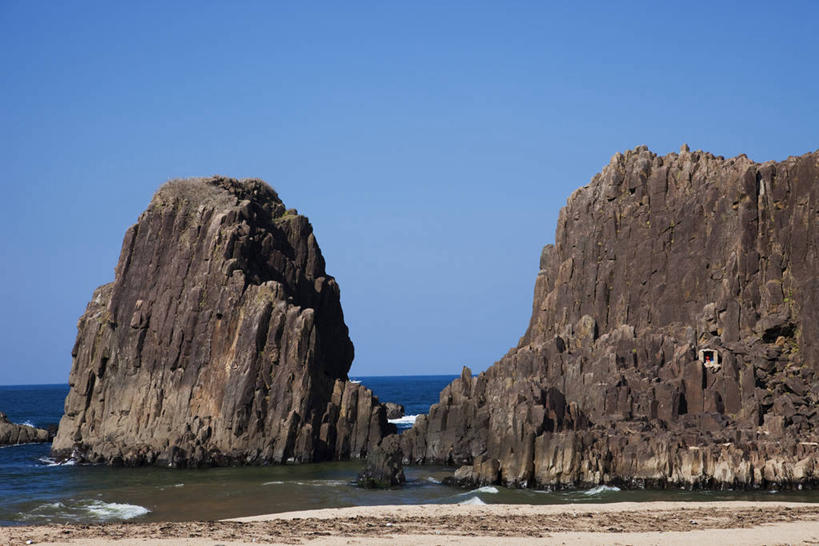 无人,公园,横图,室外,白天,正面,旅游,度假,海浪,海洋,石头,美景,沙滩,山,山脉,京都,日本,亚洲,阴影,光线,沙子,石子,影子,海岸,景观,浪花,山峰,沙地,山峦,娱乐,蓝色,蓝天,天空,阳光,自然,海水,群山,天,享受,休闲,景色,放松,京都府,晴朗,自然风光,海景,东亚,本州,万里无云,本州岛,日本国,近畿地方,近畿,大海,风浪,海,海水的波动,海滩,近岸浪,石块,岩石,涌浪,晴空,晴空万里,彩图,国定公园,丹后天桥立大江山国定公园