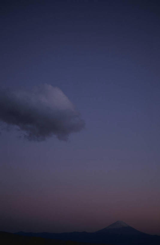 无人,公园,竖图,室外,特写,白天,仰视,美景,日落,长野县,日本,亚洲,景观,晚霞,霞光,落日,天空,自然,黄昏,天,景色,彩霞,自然风光,东亚,本州,本州岛,日本国,中部地方,山梨,山梨县,长野,夕照,薄暮,夕阳,彩图,低角度拍摄,傍晚,国定公园,八岳中信高原国定公园,斜阳