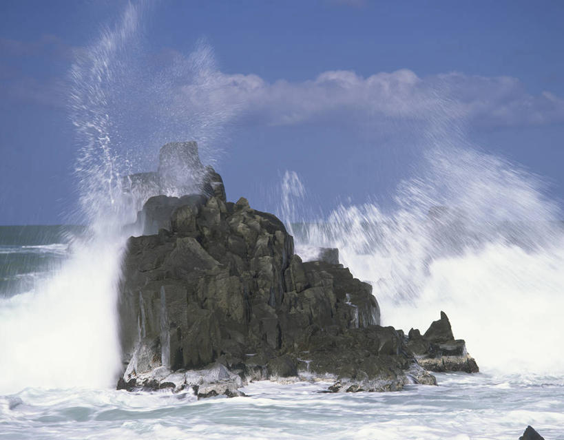 无人,横图,室外,白天,正面,旅游,度假,海浪,海洋,礁石,石头,美景,沙滩,水,日本,亚洲,阴影,飞溅,溅,光线,沙子,石子,液体,影子,海岸,景观,浪花,水滴,云,云朵,沙地,云彩,娱乐,水珠,蓝色,白云,蓝天,天空,阳光,自然,海水,天,享受,休闲,景色,放松,晴朗,喷洒,自然风光,海景,东亚,本州,本州岛,日本国,中部地方,福井,福井县,东寻坊,大海,风浪,海,海水的波动,海滩,礁,近岸浪,石块,岩石,涌浪,晴空,彩图,坂井市