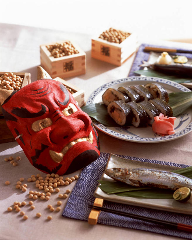 无人,竖图,俯视,室内,白天,烹饪,植物,餐桌,桌子,豆,大豆,餐具,阴影,日本文化,艺术,反射,木制,碟子,面具,盘,影子,豆类,豆子,毛豆,肉,鱼肉,日本料理,料理,食品,文化,传统,菜肴,美食,肉类,食物,两个,一个,红色,盘子,木制品,容器,碟,碗,日式料理,日式,佳肴,单个,餐台,储藏,储存,肉食,豆科,枝豆,黄豆,彩图,高角度拍摄,能剧面具,能面,贮存